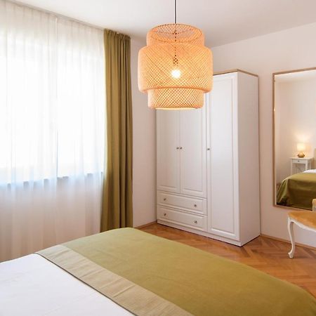 Julie City Centre Porec Apartment Экстерьер фото