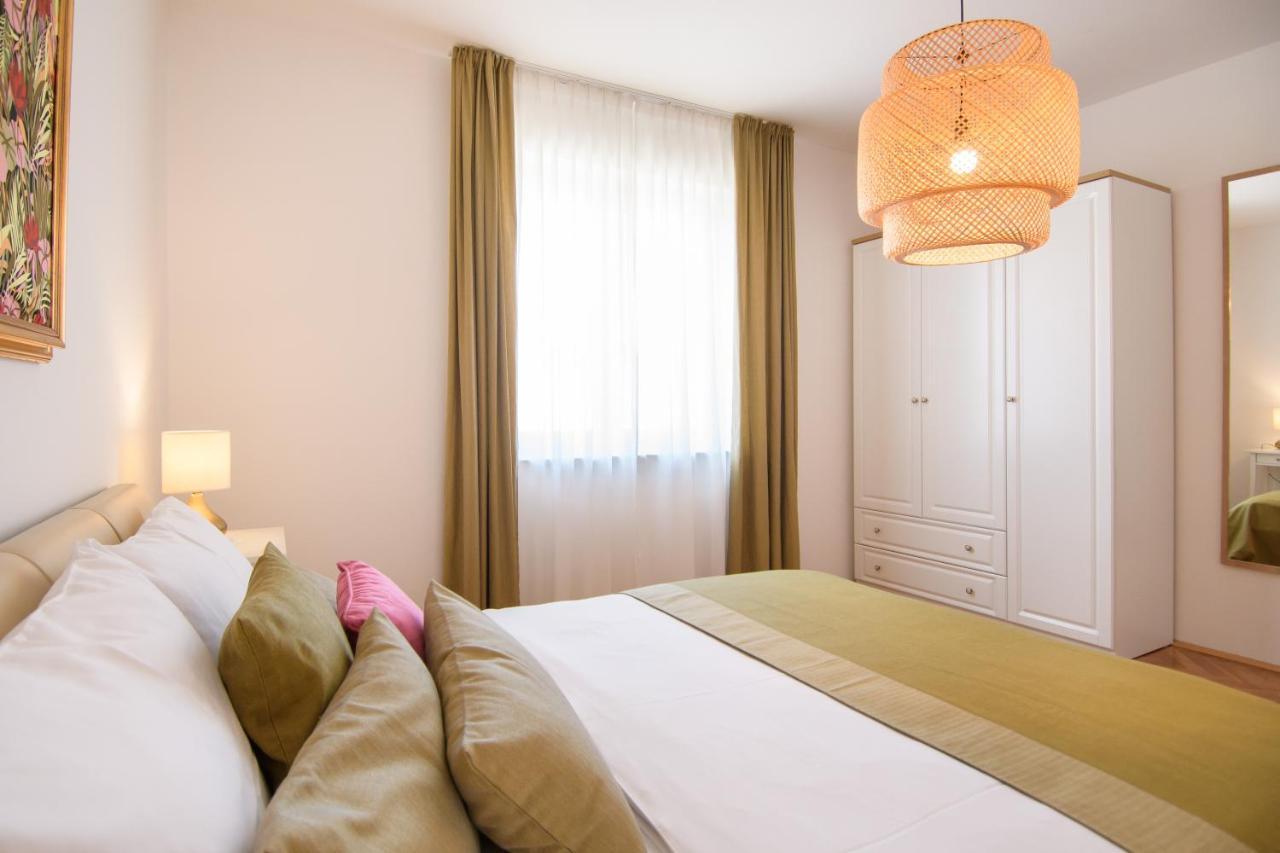 Julie City Centre Porec Apartment Экстерьер фото